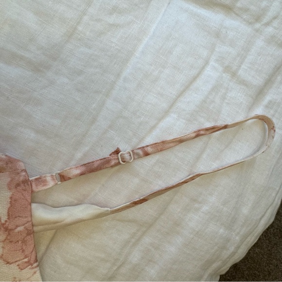 NWT EXPRESS Flowy Midi Spaghetti Strap Dress in Blush and White - Picture 4 of 9